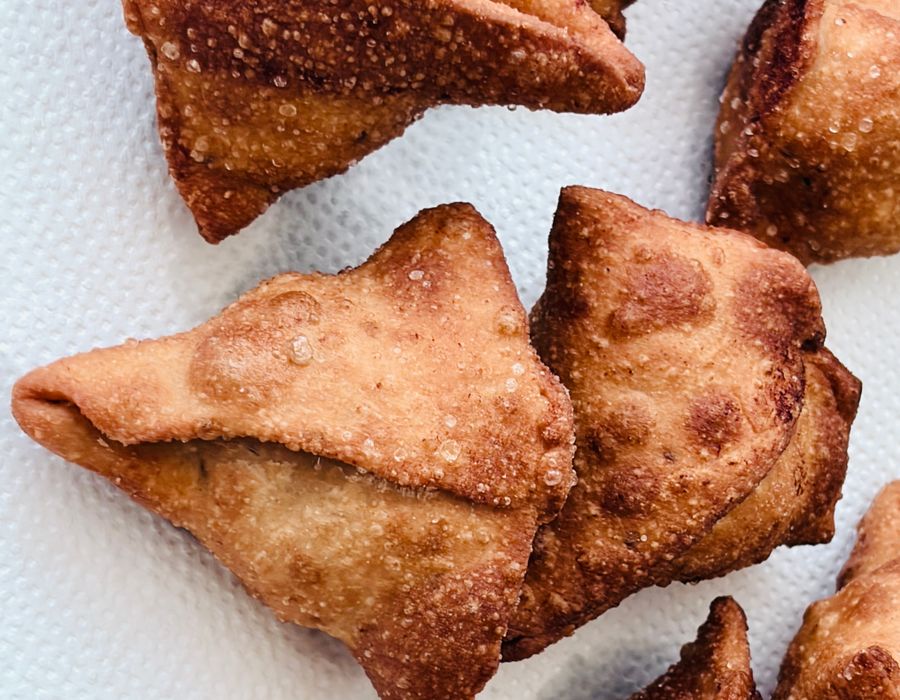Golden fried samosas
